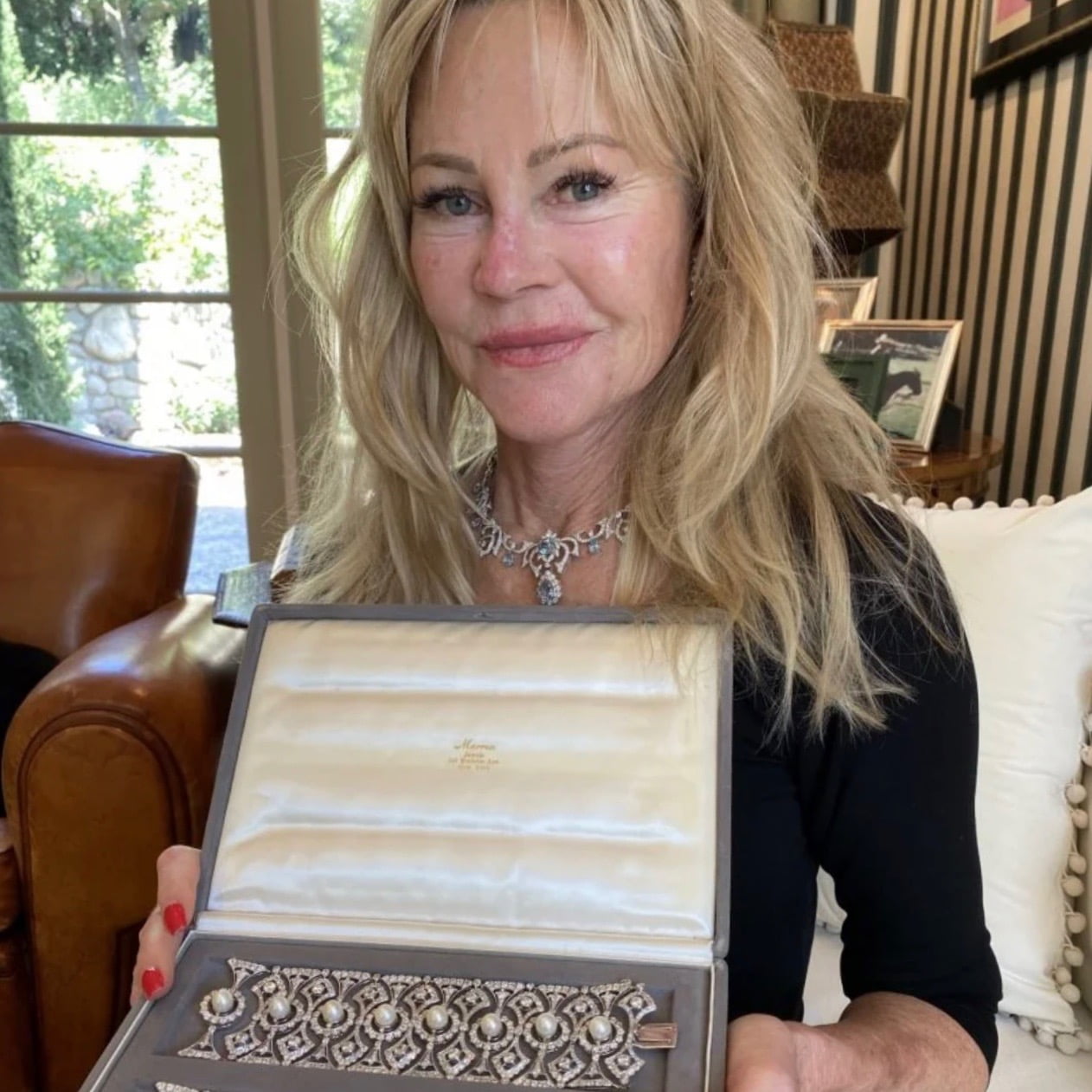 MELANIE GRIFFITH’S TIFFANY & CO. DIAMOND AND PEARL BRACELETS PHOTO