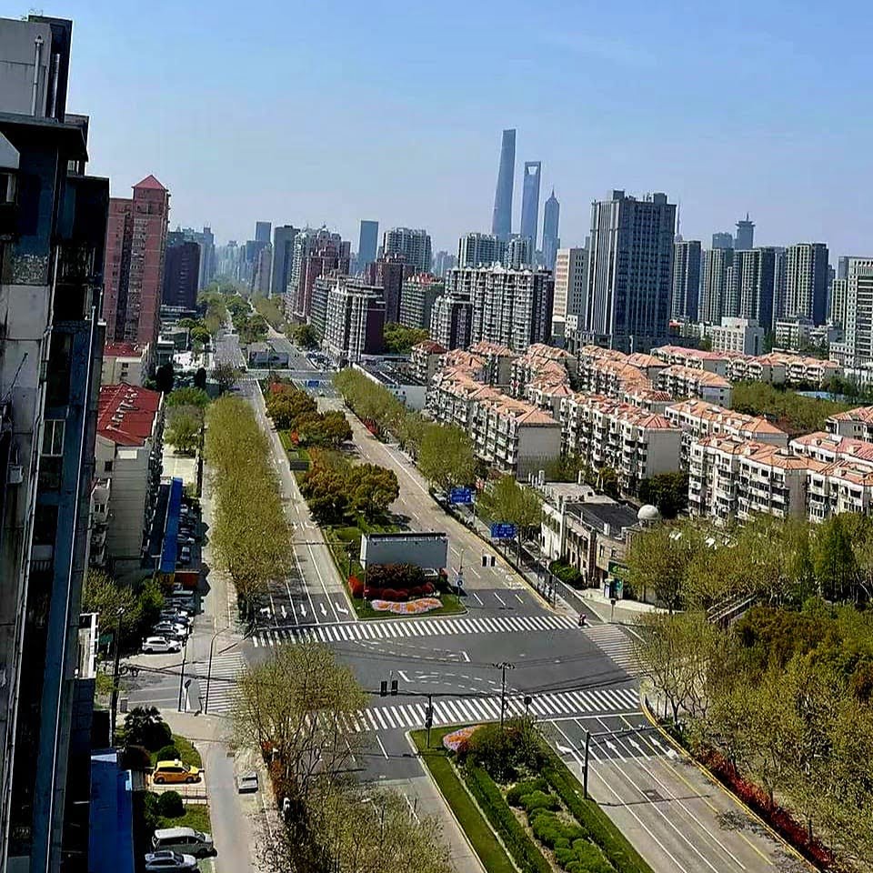 Shanghai during COVID-19 lockdown via Hannah Zhong for use by 360 Magazine
