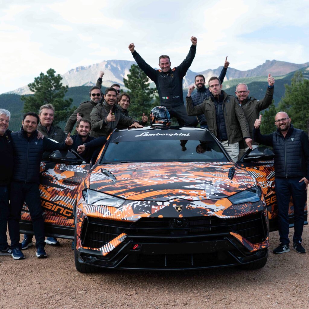 Lamborghini Urus Breaks Record via 360 MAGAZINE