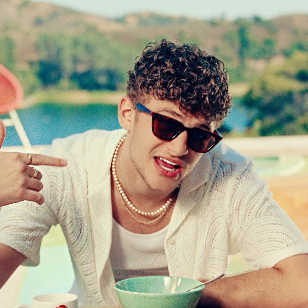 Max Drazen releases new song Caffeine which was announced via 360 MAGAZINE