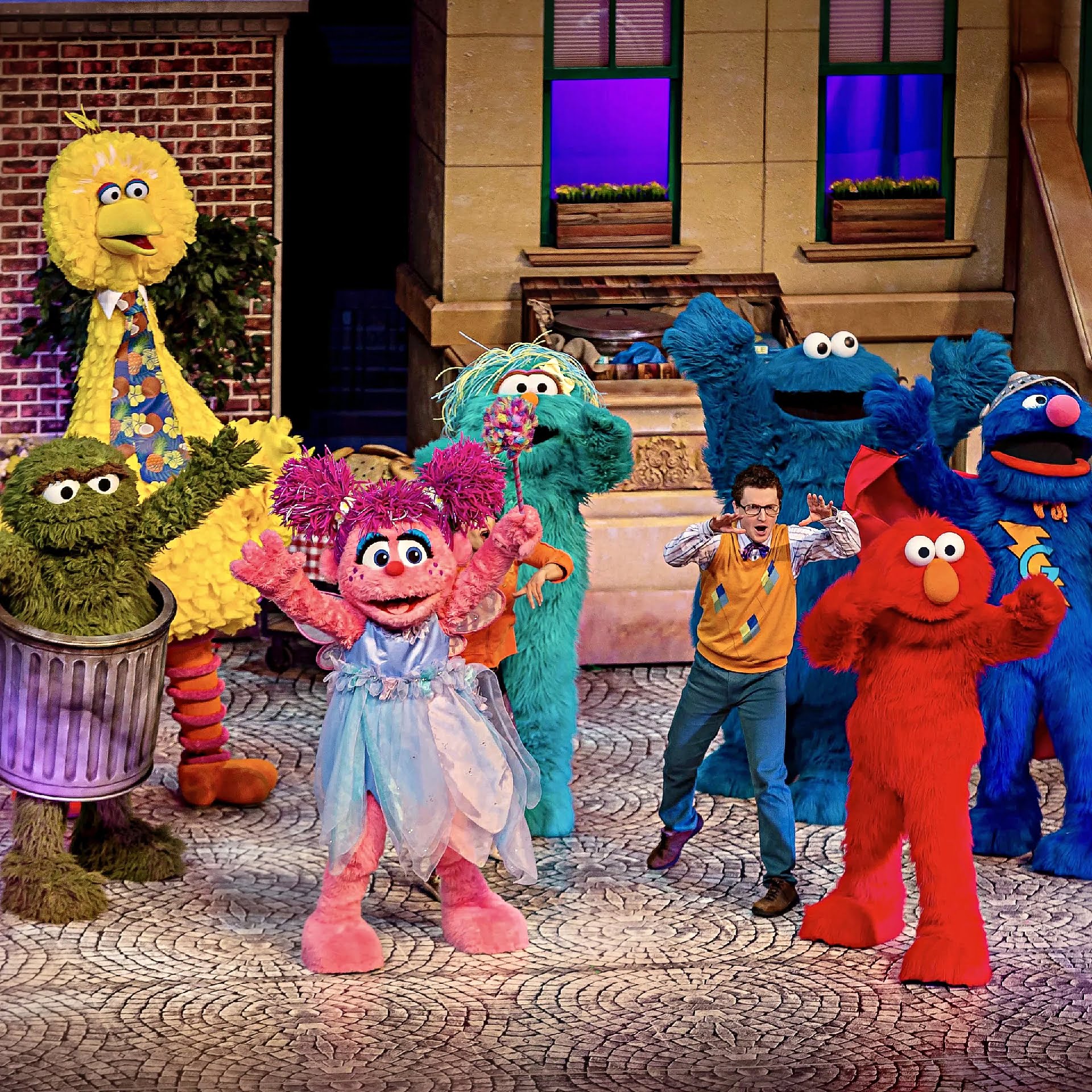 Sesame Street Live 360 MAGAZINE GREEN DESIGN POP NEWS Sesame Street Live 360 MAGAZINE GREEN DESIGN POP NEWS