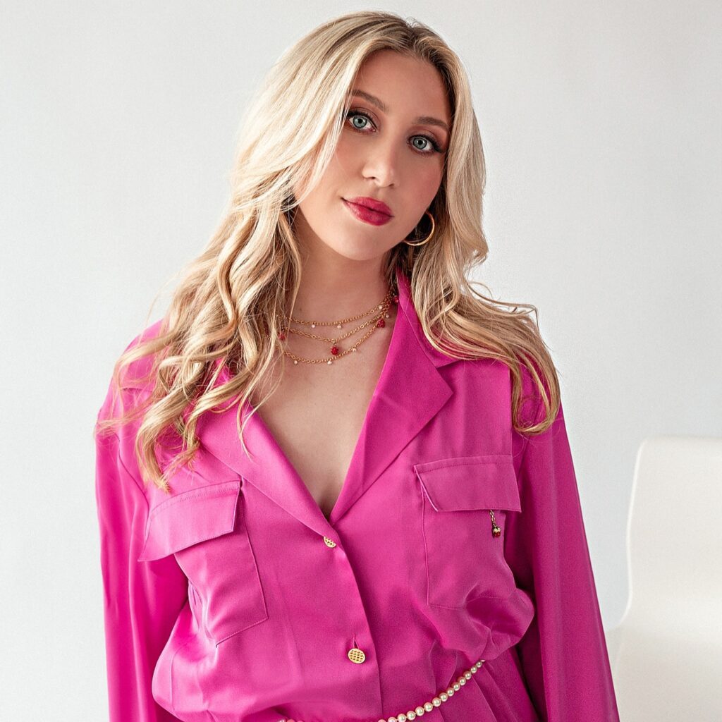 TikToker and Podcaster Carly Weinstein in 360 MAGAZINE.