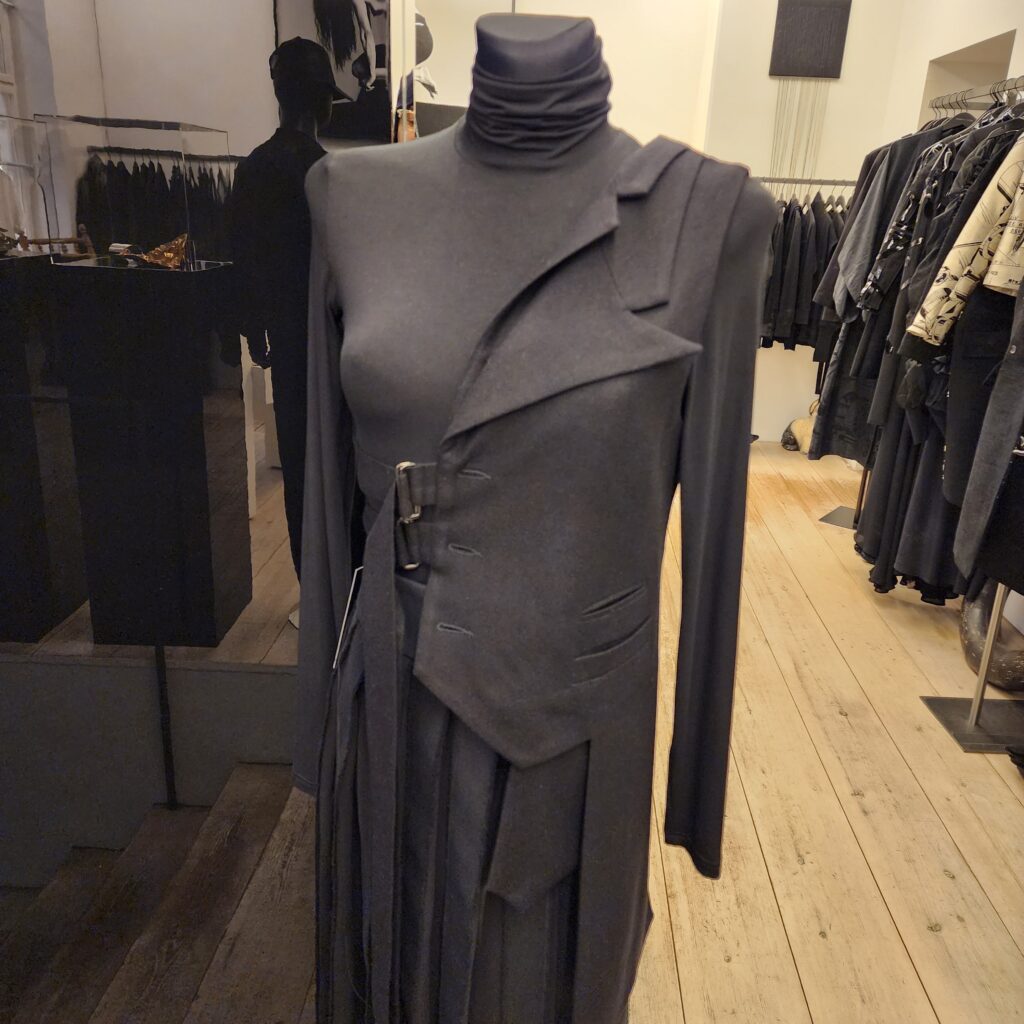 Esther Perbandt (Making the Cut) in Berlin via 360 MAGAZINE.