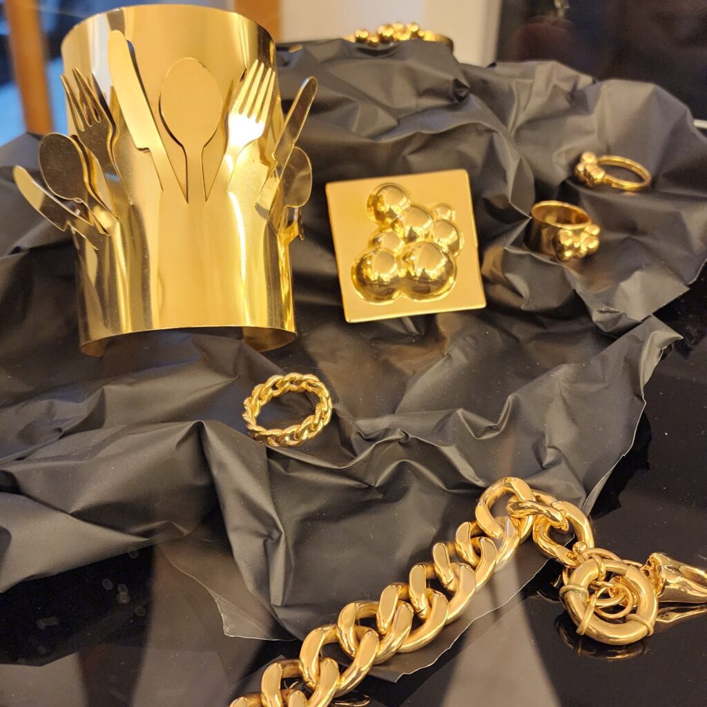 Esther Perbandt (Making the Cut) in Berlin via 360 MAGAZINE.