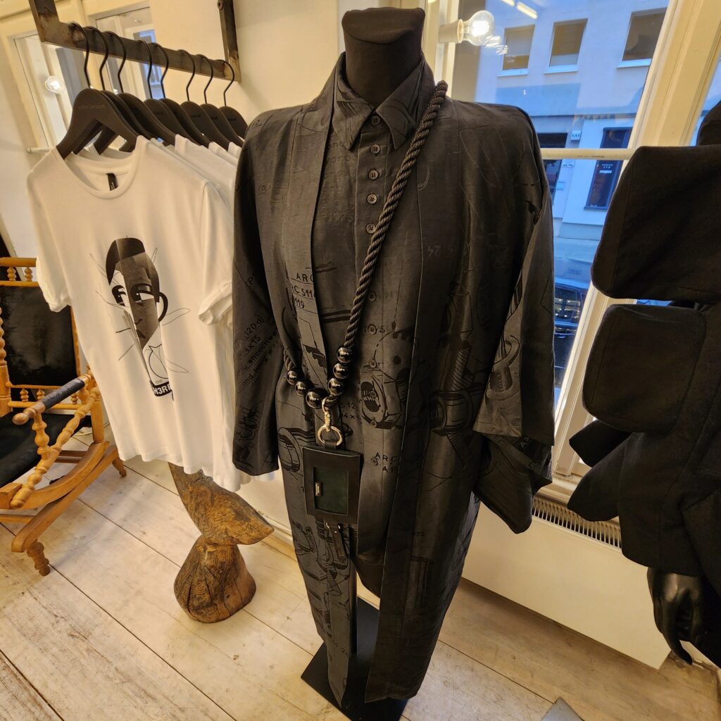 Esther Perbandt (Making the Cut) in Berlin via 360 MAGAZINE.