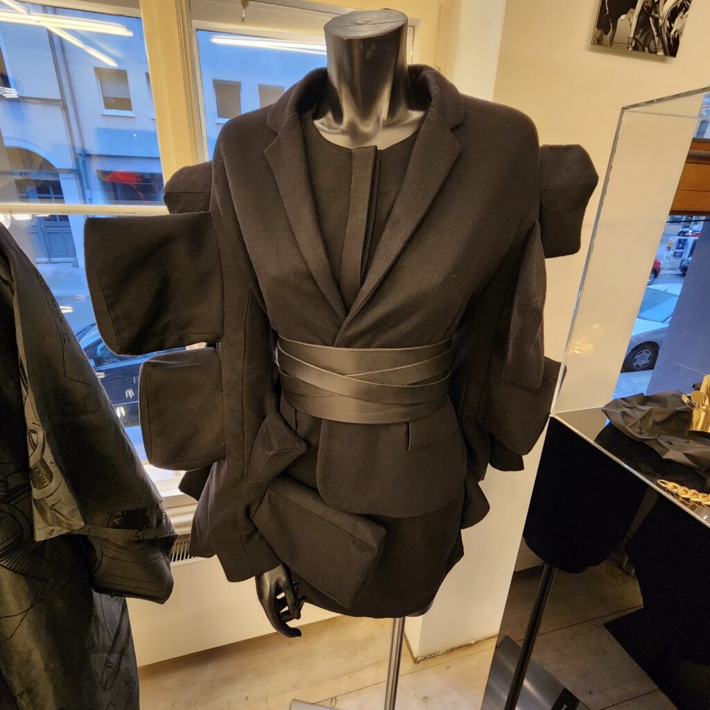 Esther Perbandt (Making the Cut) in Berlin via 360 MAGAZINE.