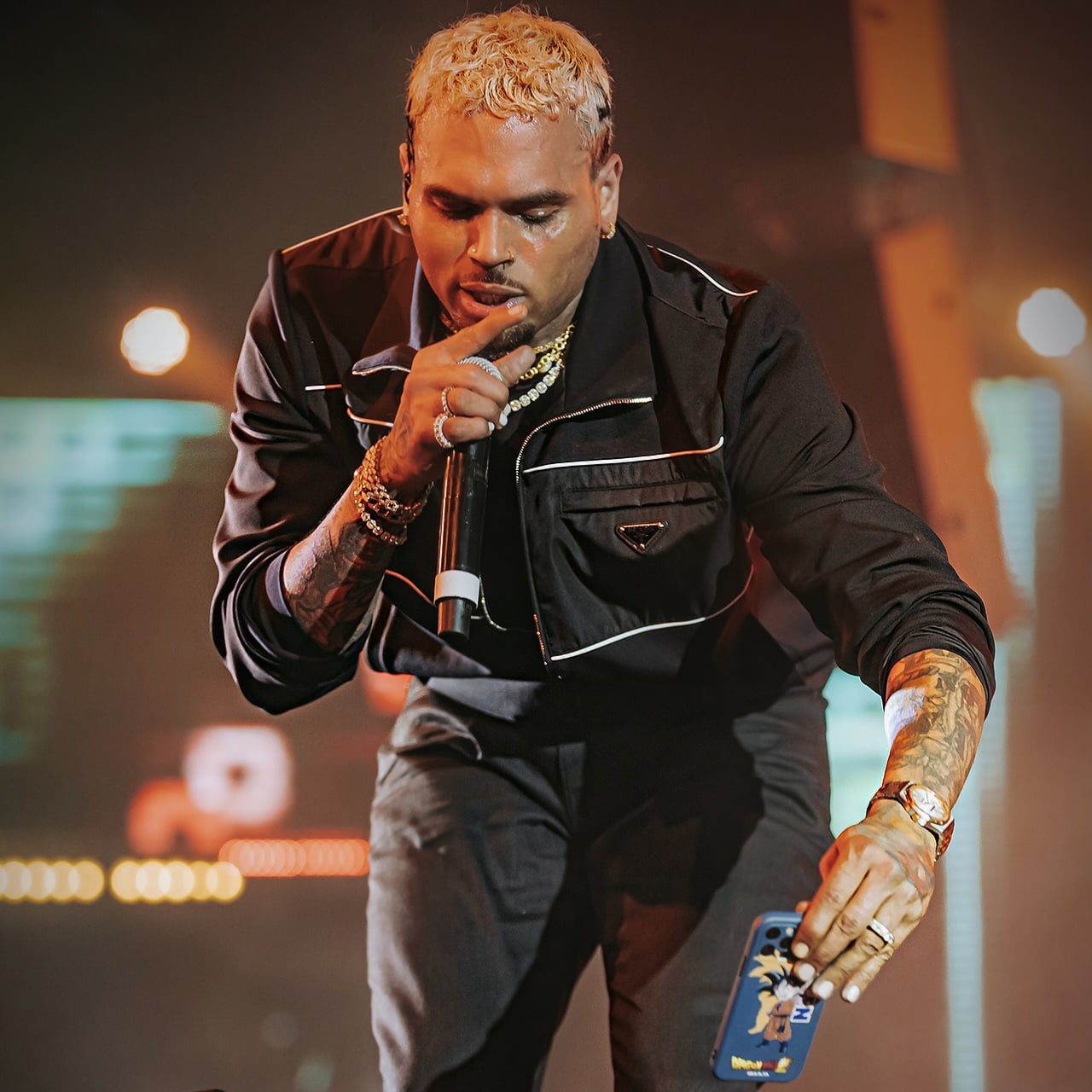 Chris Brown performs at Drai's in Vegas via 360 MAGAZINE.