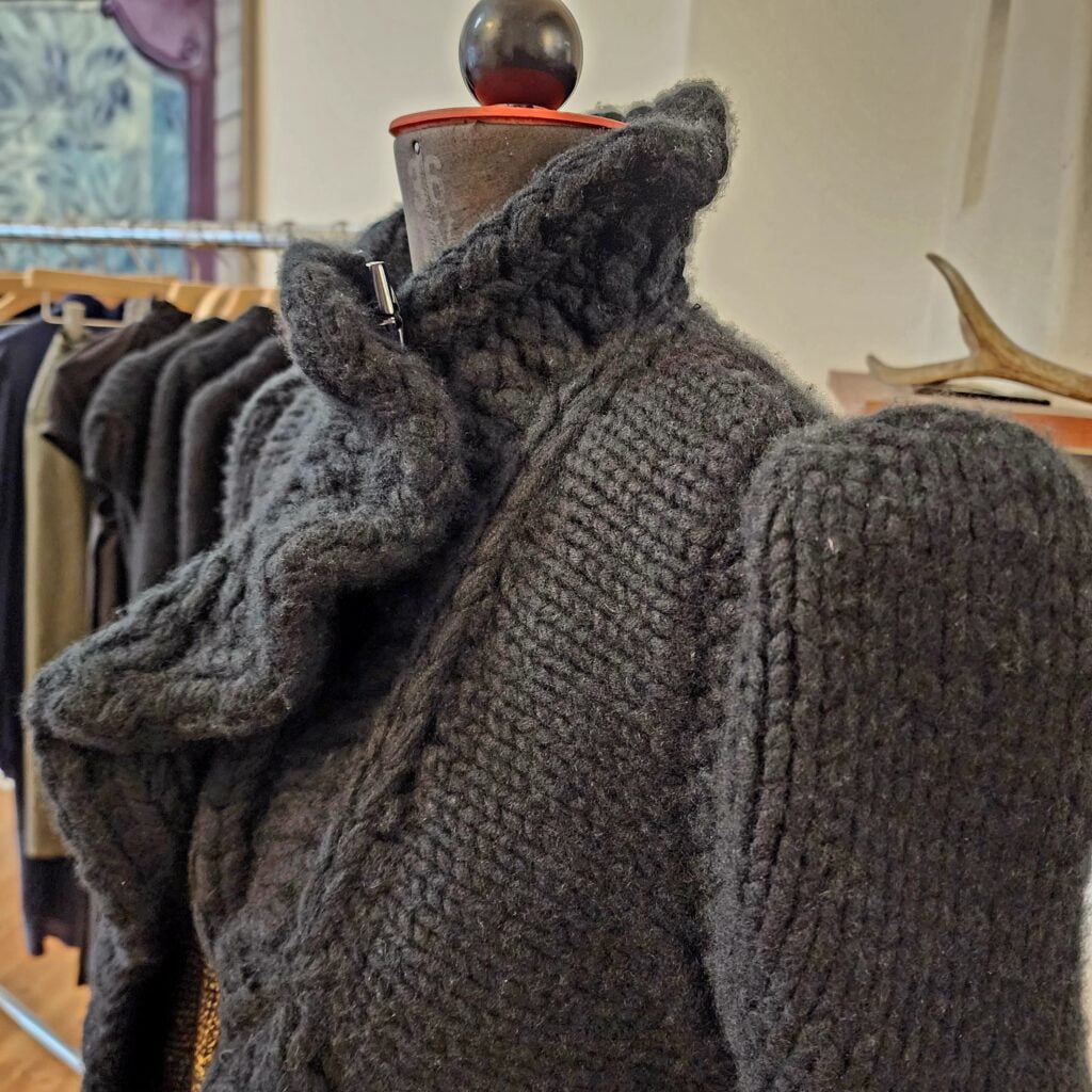 Pugnat luxury knitwear based in Berlin via 360 MAGAZINE.