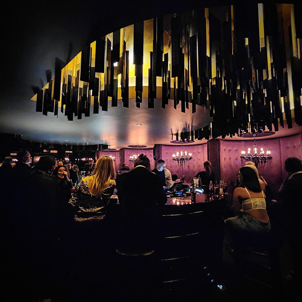 Roomers Bar Frankfurt via 360 MAGAZINE.