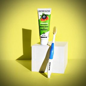 Mouthwatchers Toothbrush for whiter teeth and fresher breath via 360 MAGAZINE.