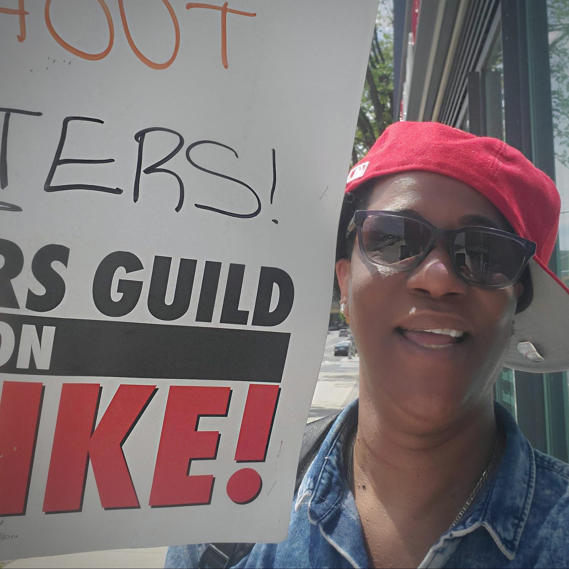 Writer Shimi Stallings pickets with WGA East in Brooklyn reports 360 MAGAZINE.