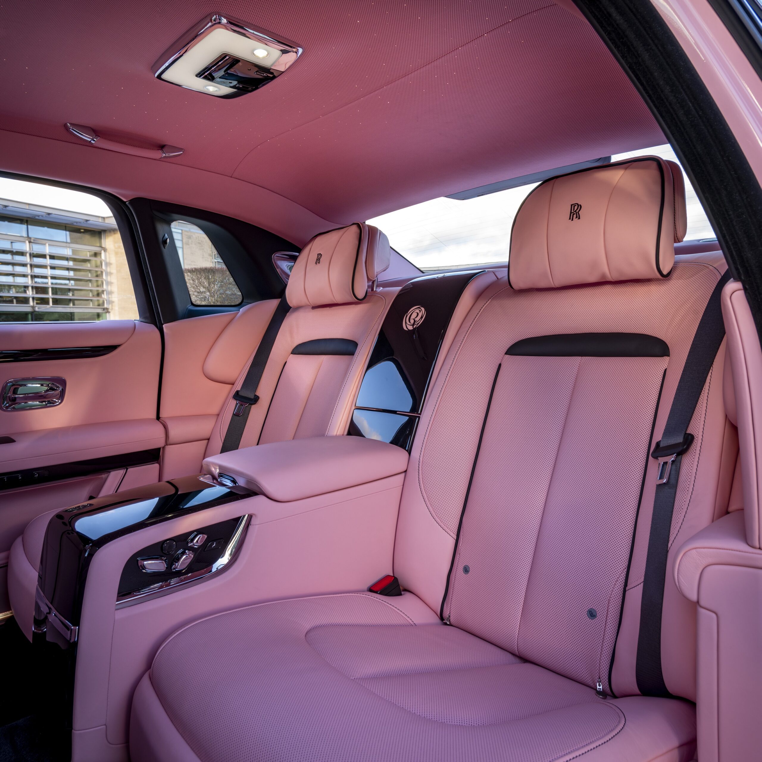 Rolls-Royce champagne rose just in time for mother's day via 360 MAGAZINE. 