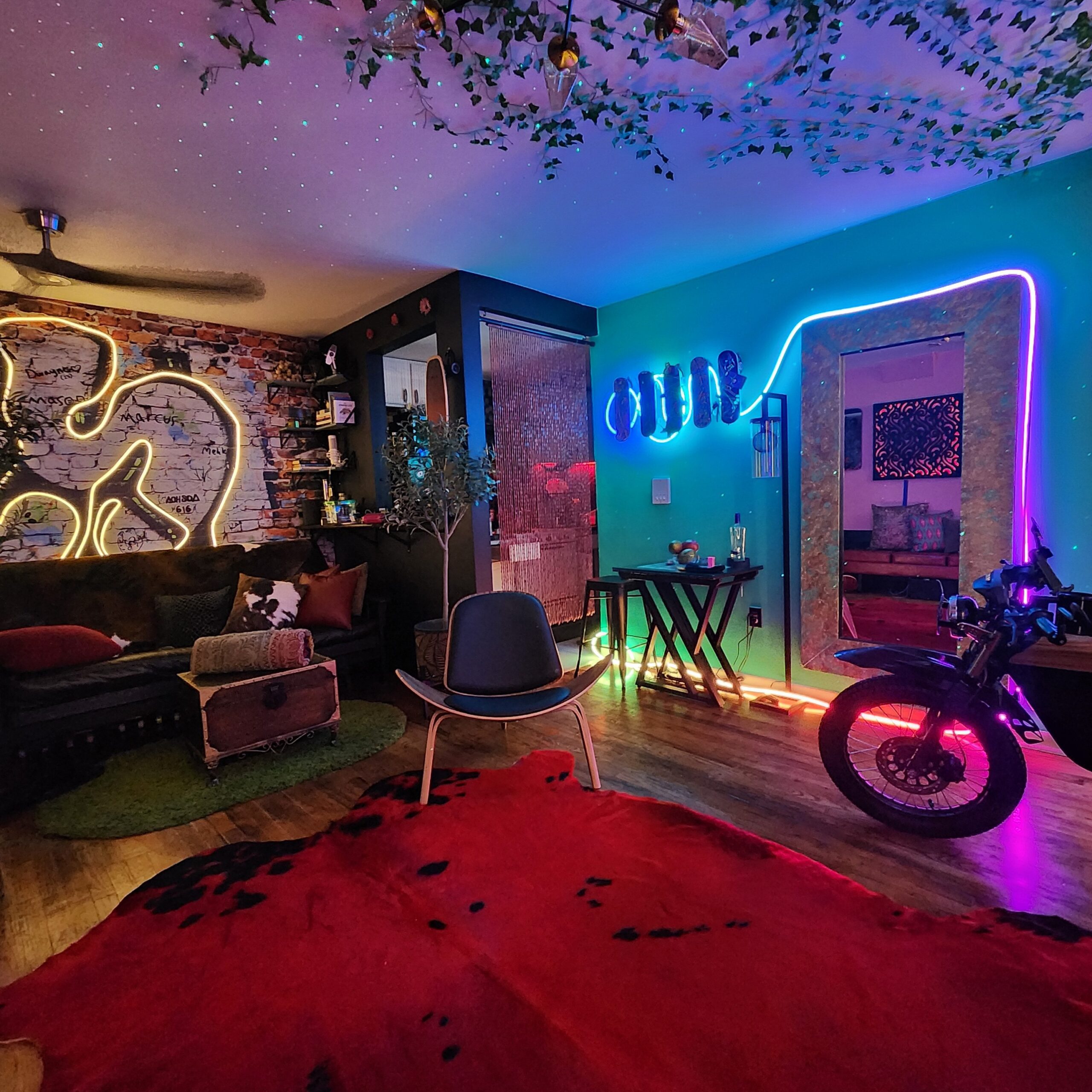 Bodega is an immersive space for podcasts, photo shoots, and music performances via 360 MAGAZINE.