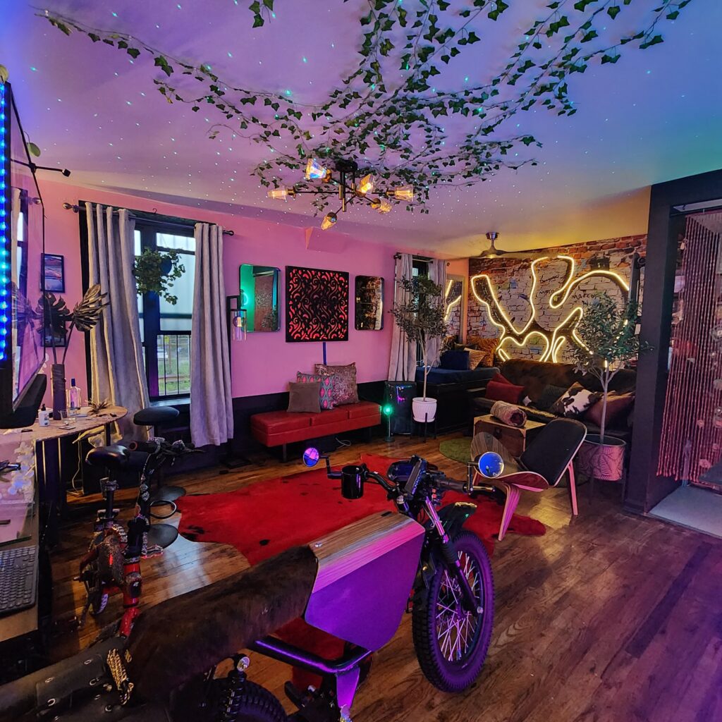 Bodega is an immersive space for podcasts, photo shoots, and music performances via 360 MAGAZINE.