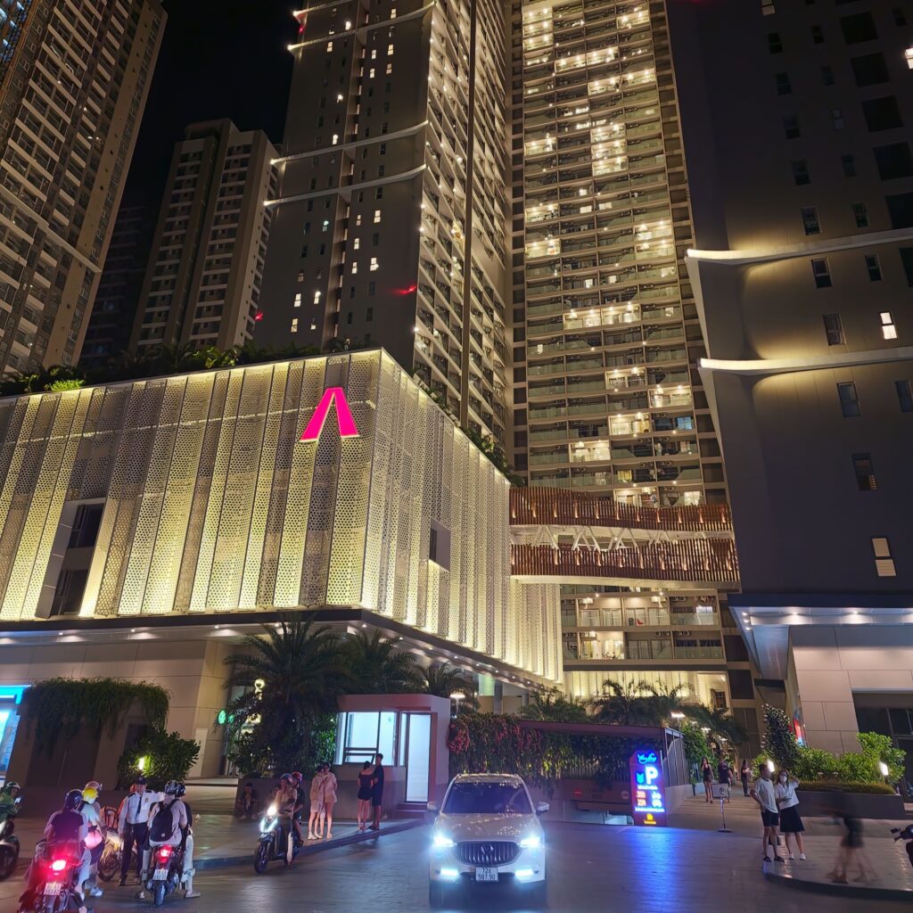 Road trip article in Vung Tau Vietnam via Vaughn Lowery's 360 Magazine.