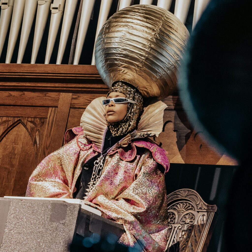 Erykah Badu Debuts New Amazon Music Original "Echos 19 (mix 122)" at Dallas Juneteenth Concert via 360 MAGAZINE.