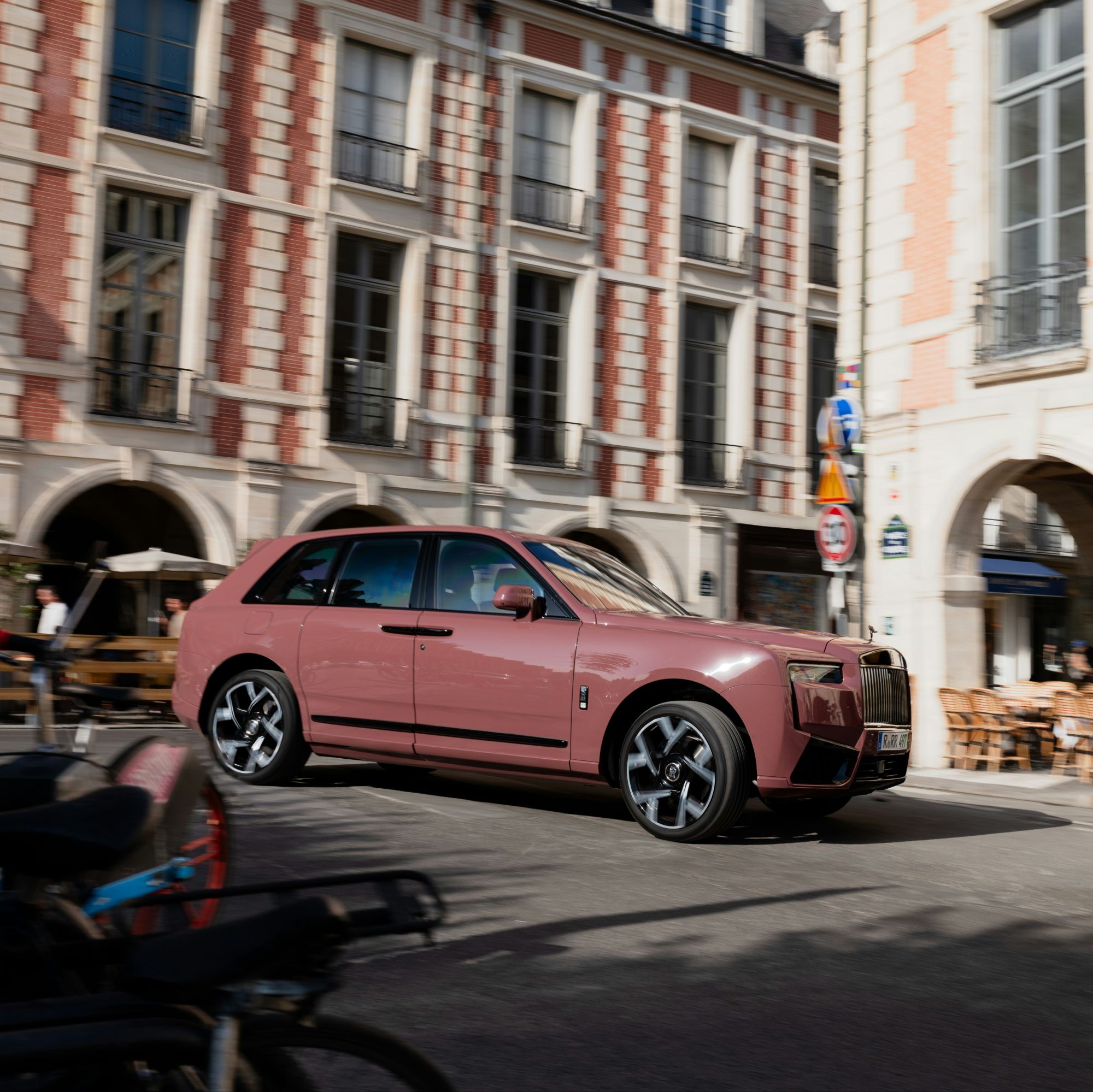ROLLS-ROYCE CAPTIVATES AT PARIS FASHION WEEK via Vaughn Lowery's 360 MAGAZINE.