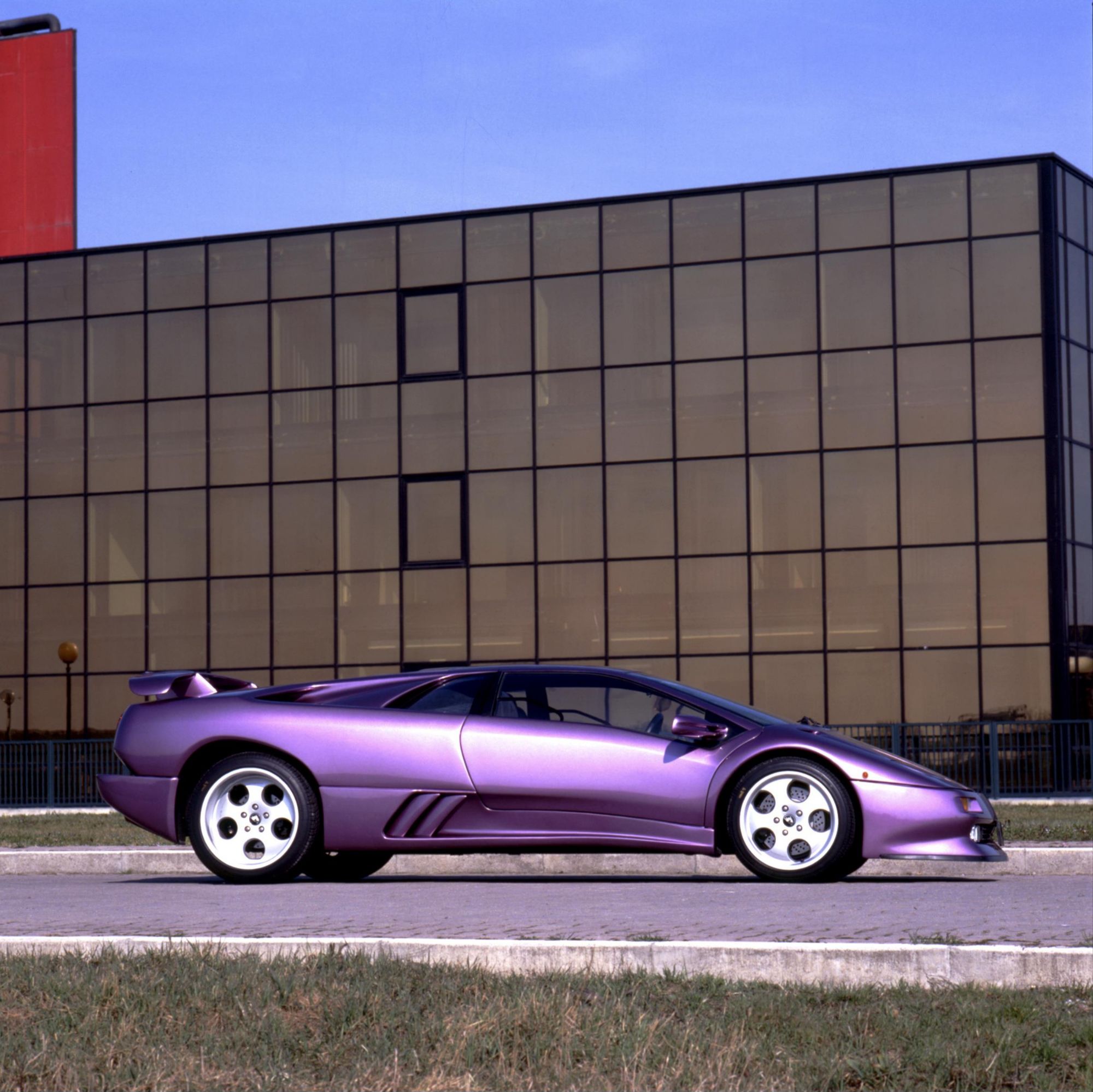 Lamborghini Diablo: celebrating 35 years of an icon via 360 MAGAZINE.