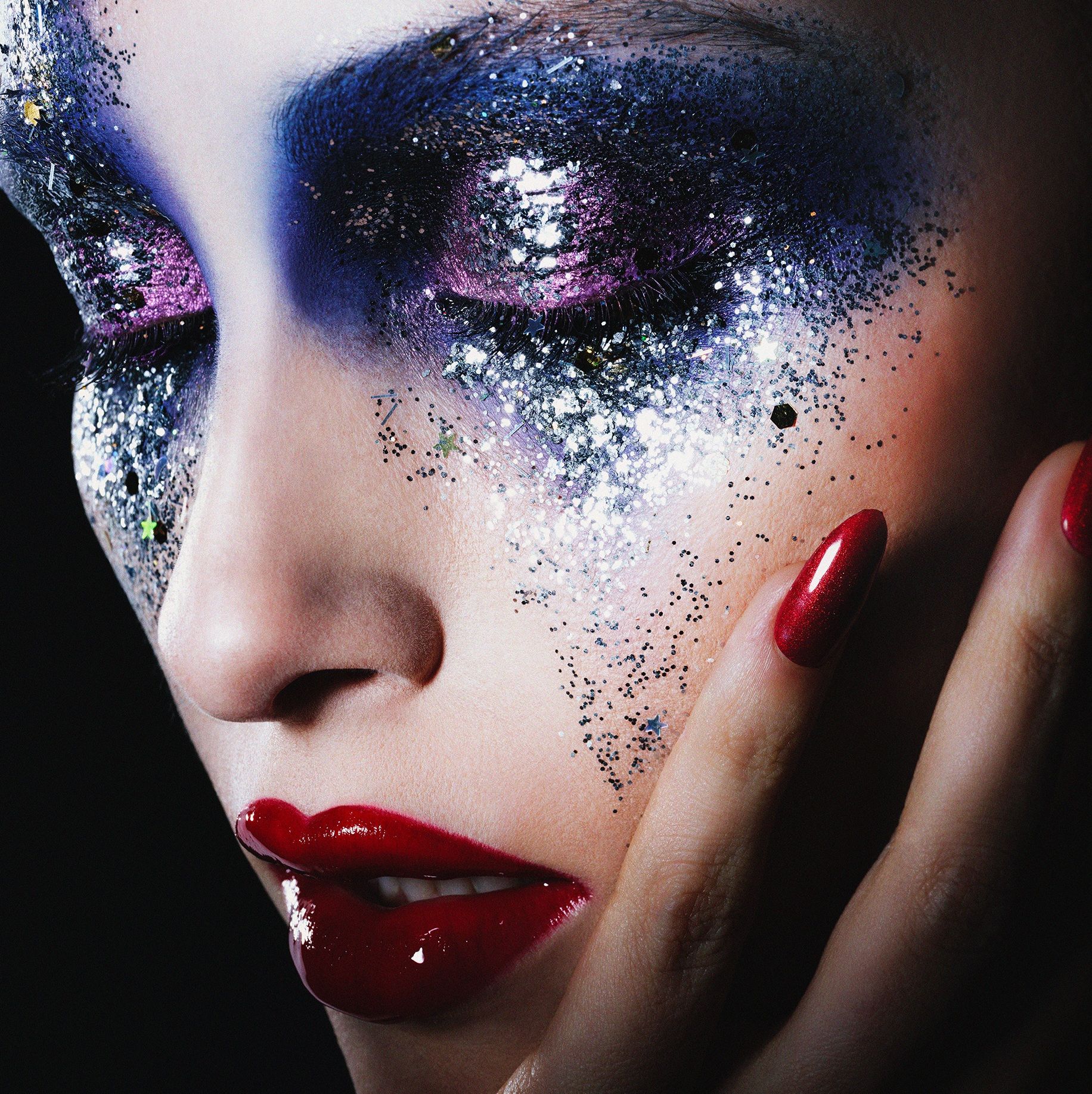 Arguably, one of the top twenty of all time, Markus Klinko, is within the same stratosphere as Steven Meisel, Annie Leibovitz, Ben Watts, Stuart Schining, David LaChapelle, Cliff Watts and Moshe Brakha via Vaughn Lowery's 360 MAGAZINE.