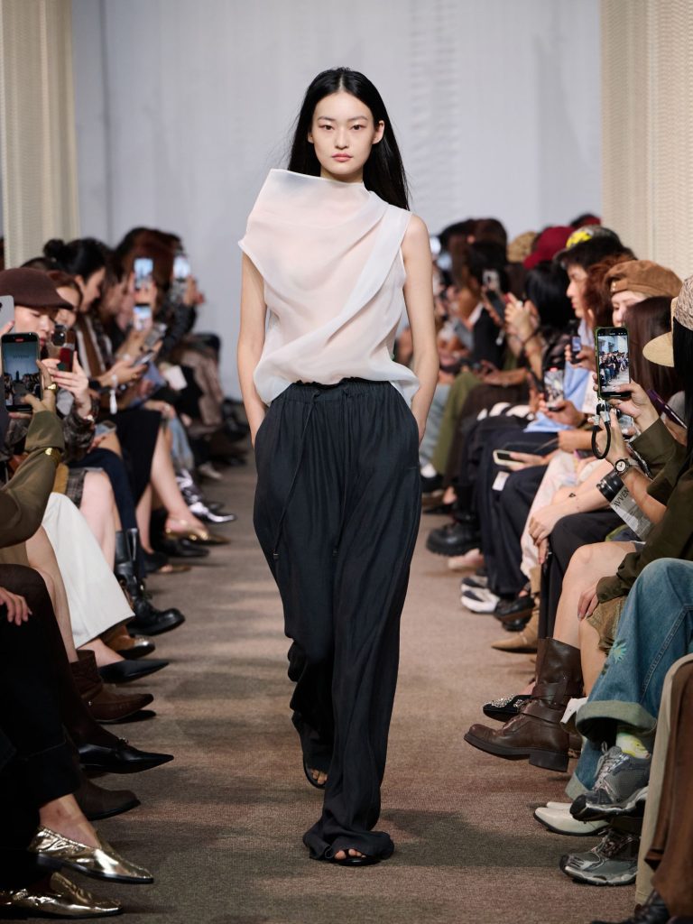 AVVENN SS26 AT SHANGHAI FASHION WEEK via Vaughn Lowery + 360 MAGAZINE. 