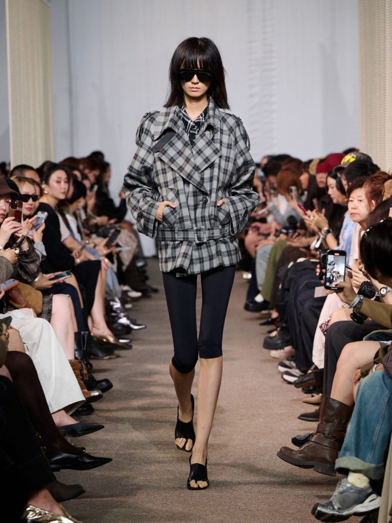 AVVENN SS26 AT SHANGHAI FASHION WEEK via Vaughn Lowery + 360 MAGAZINE. 