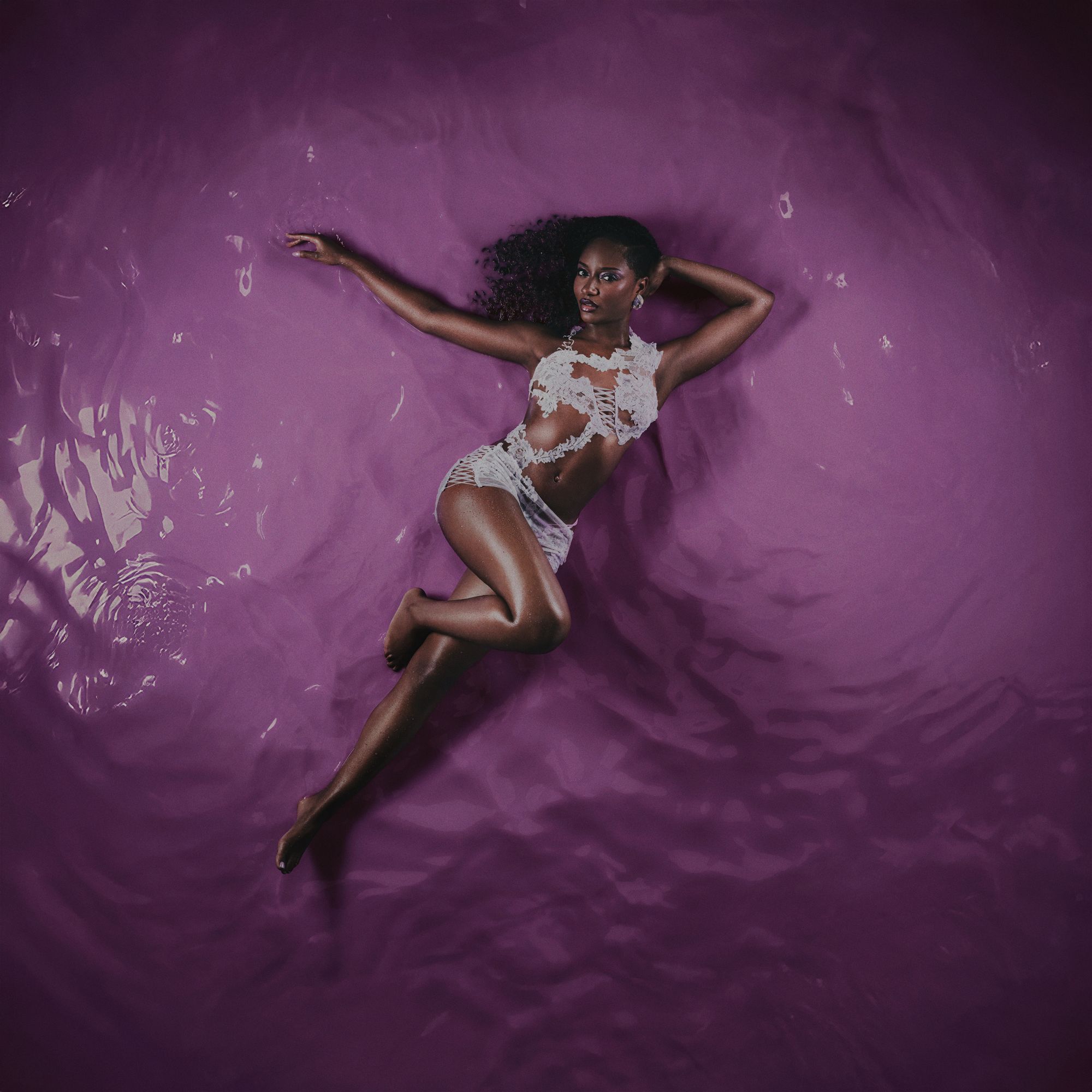 GRAMMY®-nominated global Afrobeats superstar Ayra Starr has teamed up with Rema to deliver one of this year’s hottest Afro-dance records Who’s Dat Girl via 360 MAGAZINE.