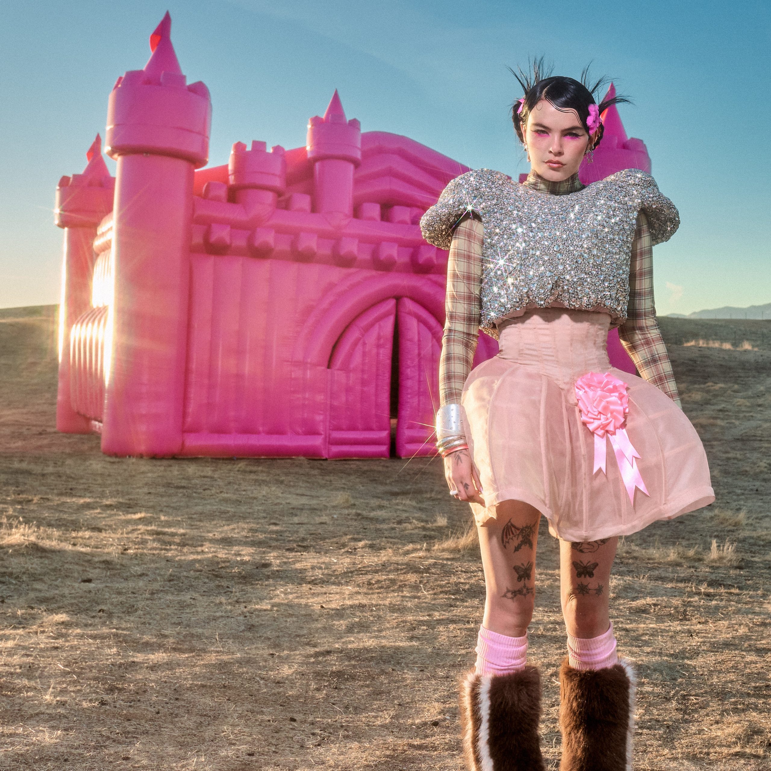 BENEE RELEASES MUSIC VIDEO FOR 'PRINCESS' via 360 MAGAZINE.