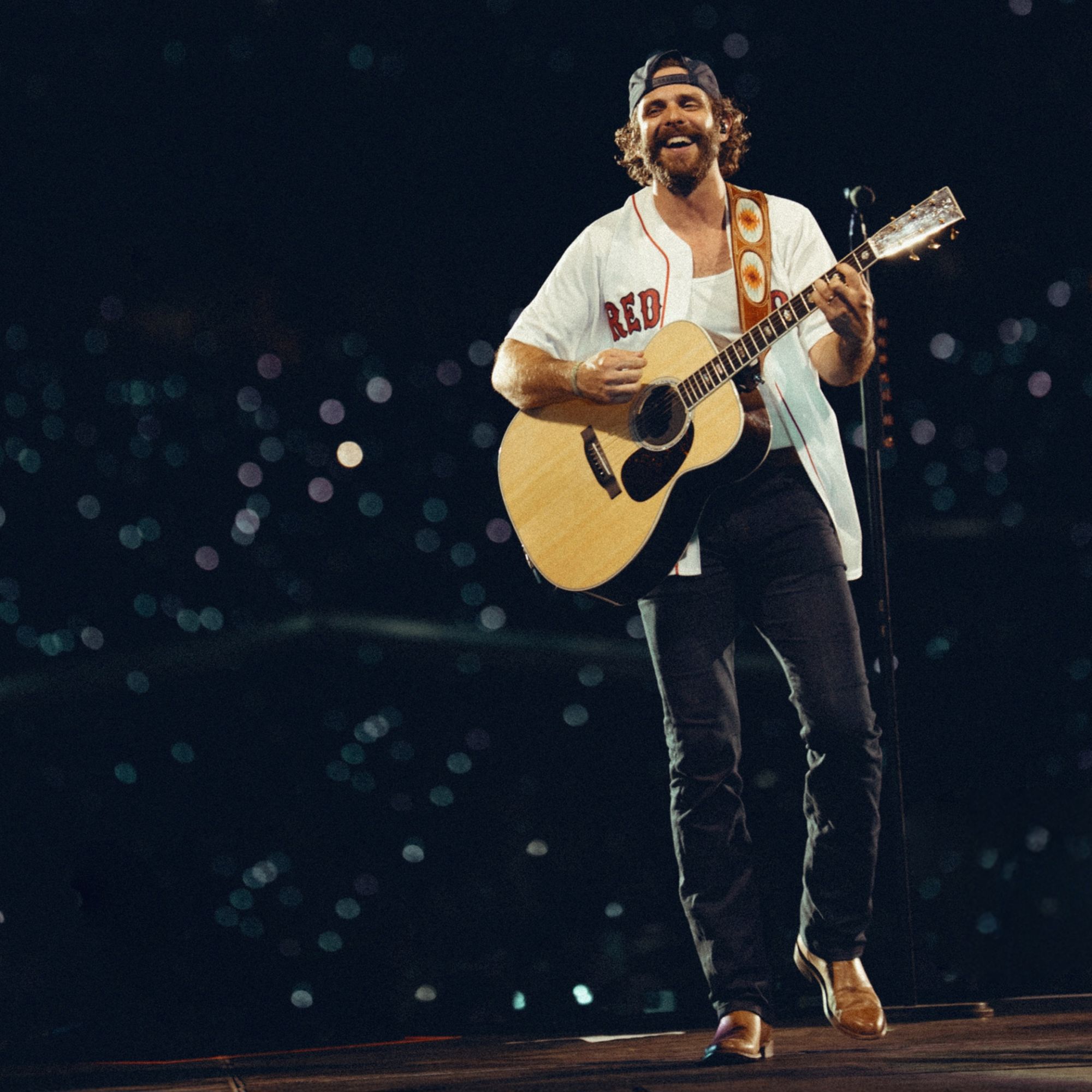 Thomas Rhett LIVE FROM FENWAY PARK via 360 MAGAZINE.