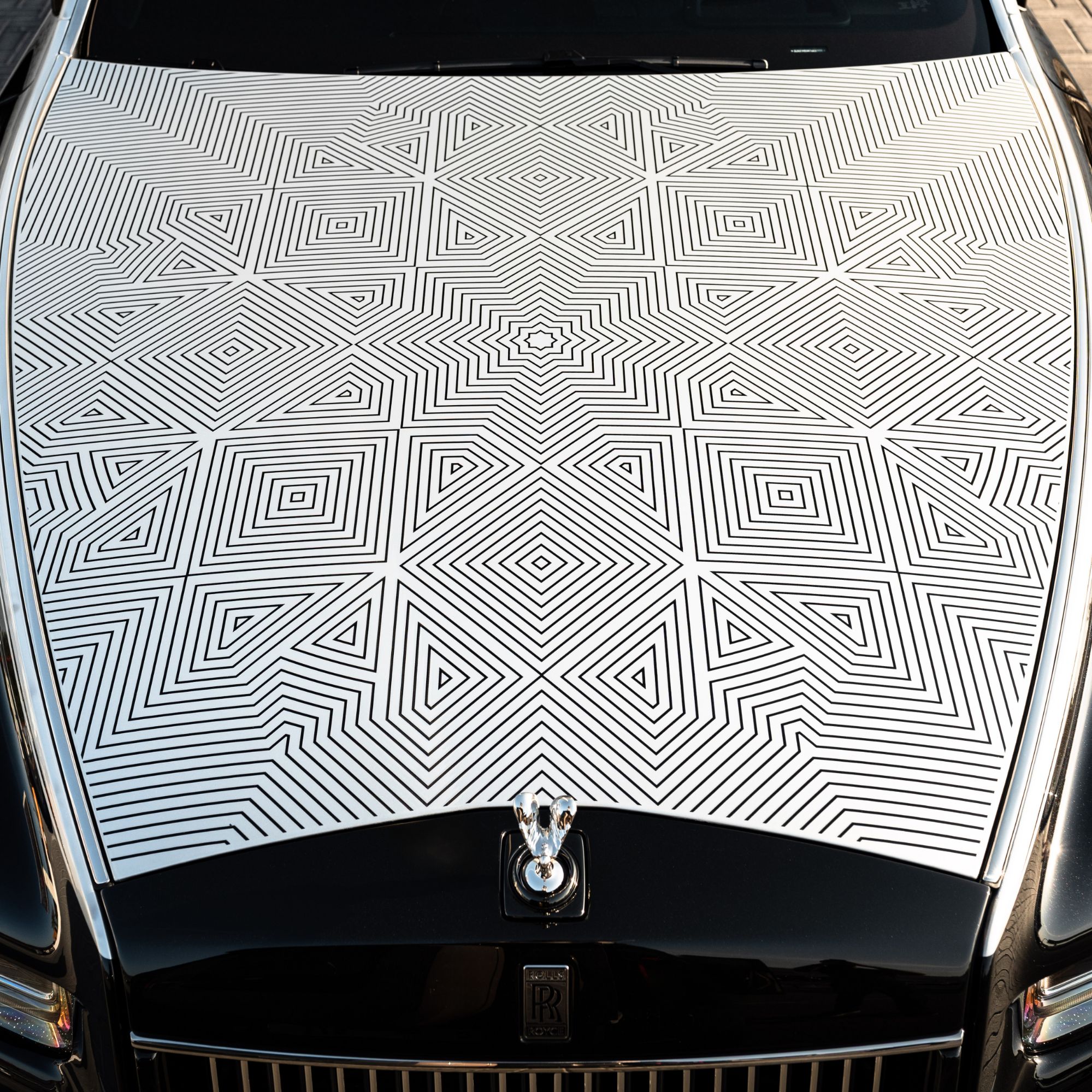 ROLLS-ROYCE PHANTOM ARABESQUE via 360 MAGAZINE. 