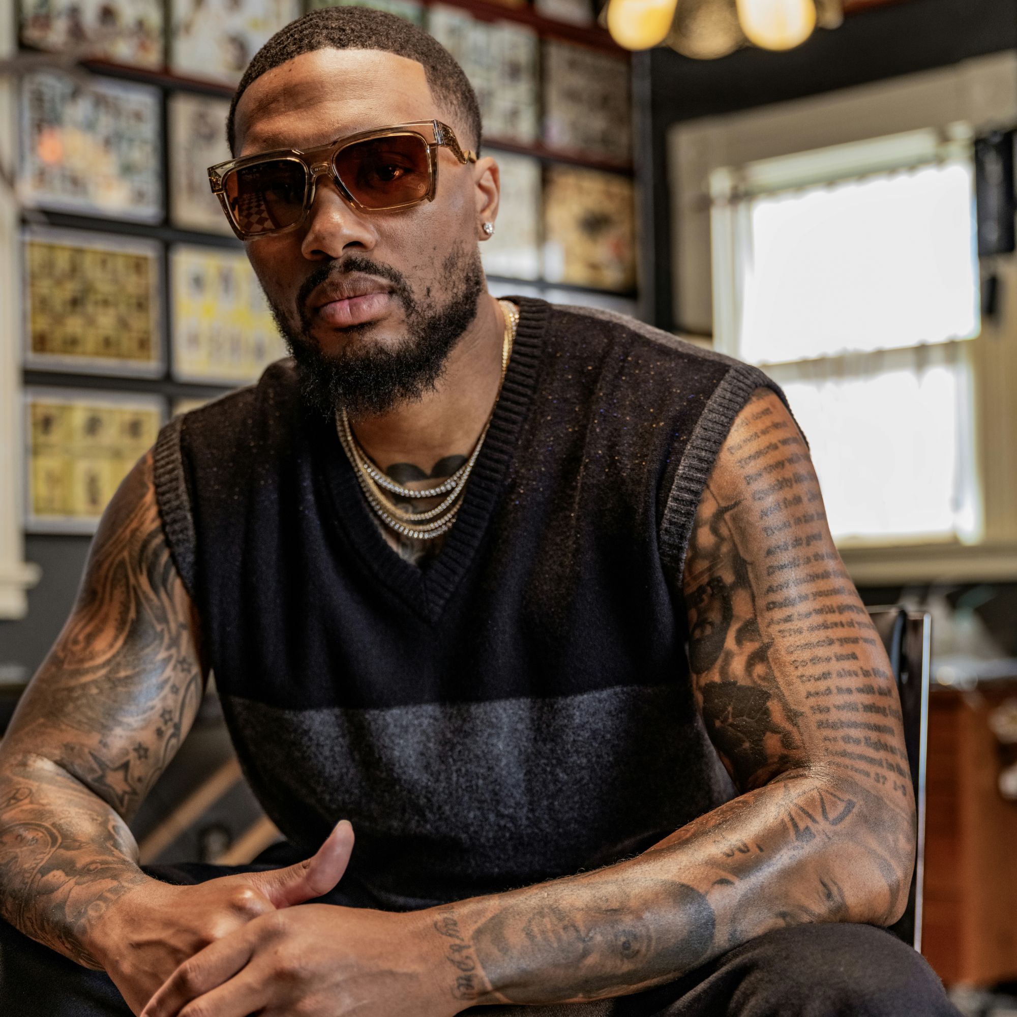 DAMIAN LILLARD AND OAKLEY UNVEIL DAMIAN LILLARD SIGNATURE SERIES ENIGMA INK via 360 MAGAZINE.