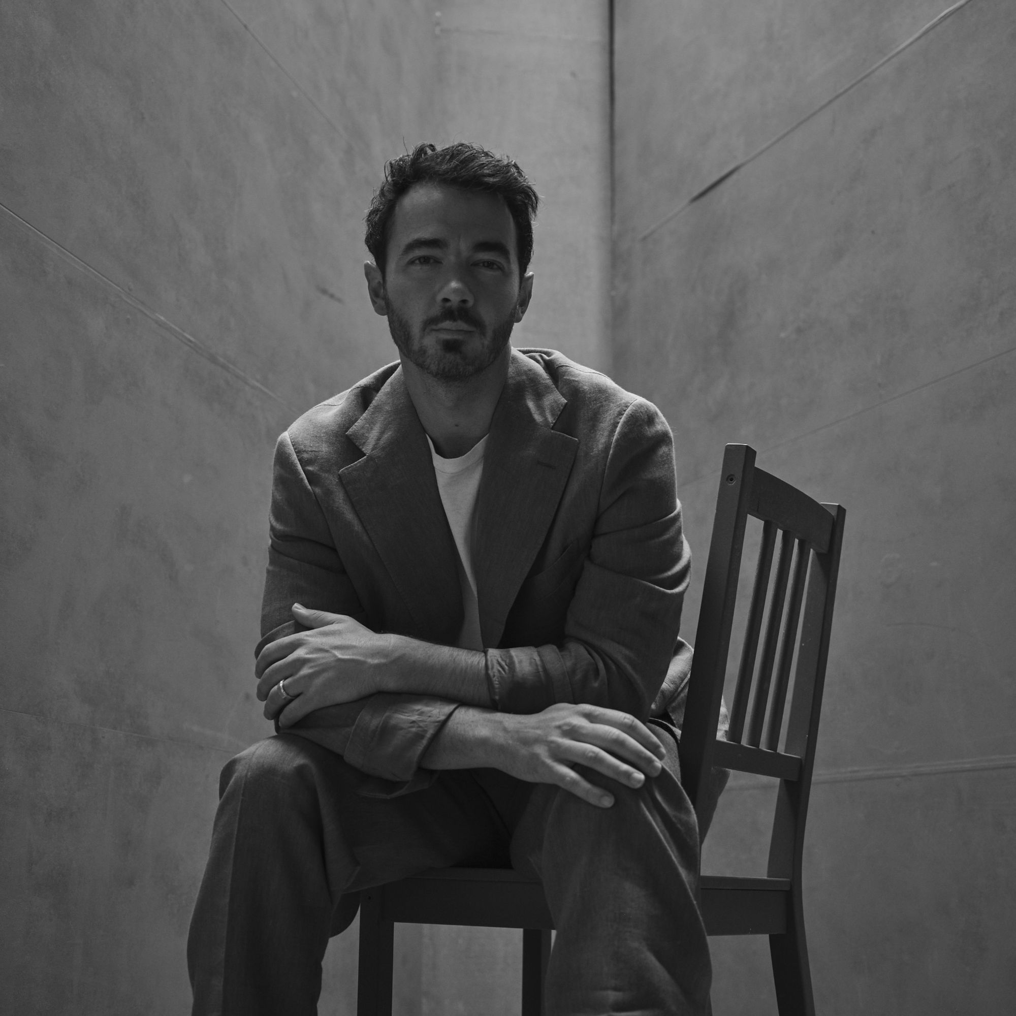 Kevin Jonas released his new solo single, “Little Things,” today via 360 MAGAZINE.