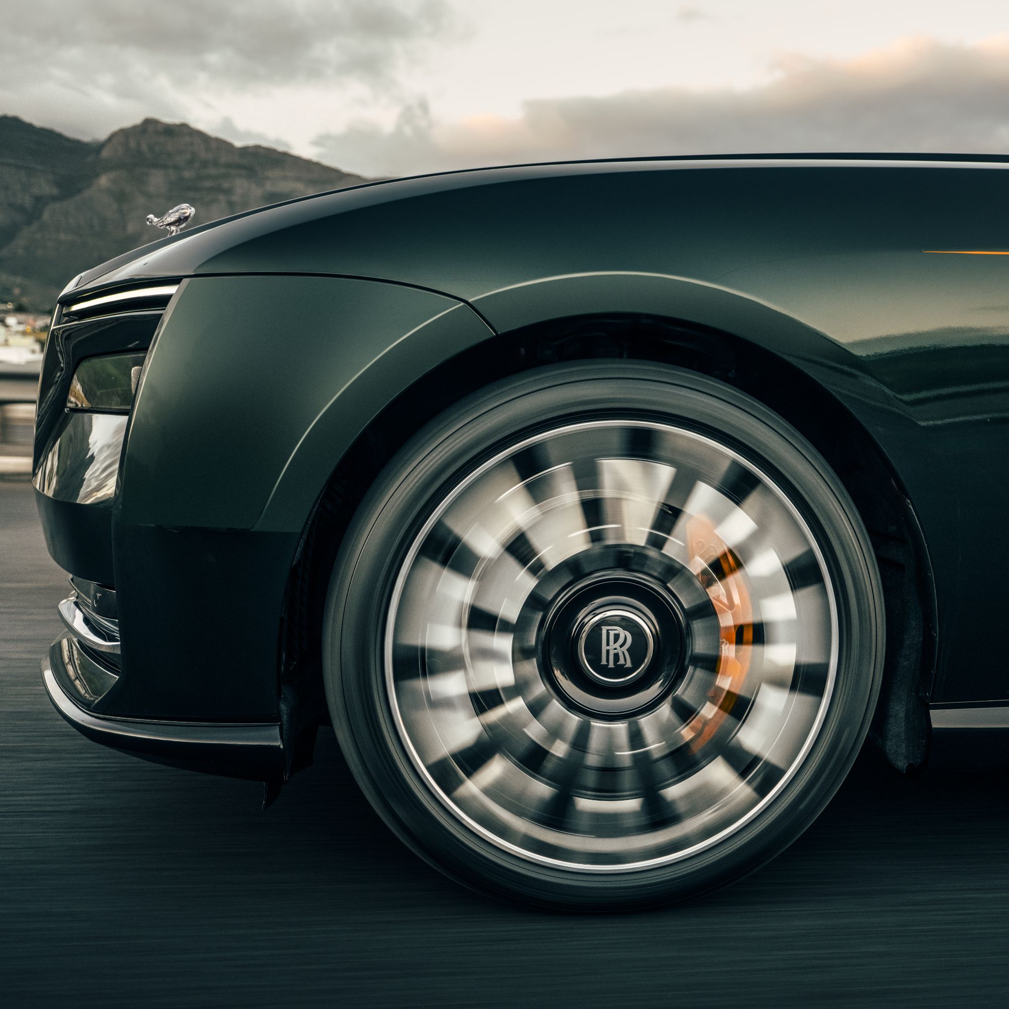 ROLLS-ROYCE PRESENTS SPECTRE SERIES II BLACK BADGE VIA 360 MAGAZINE.