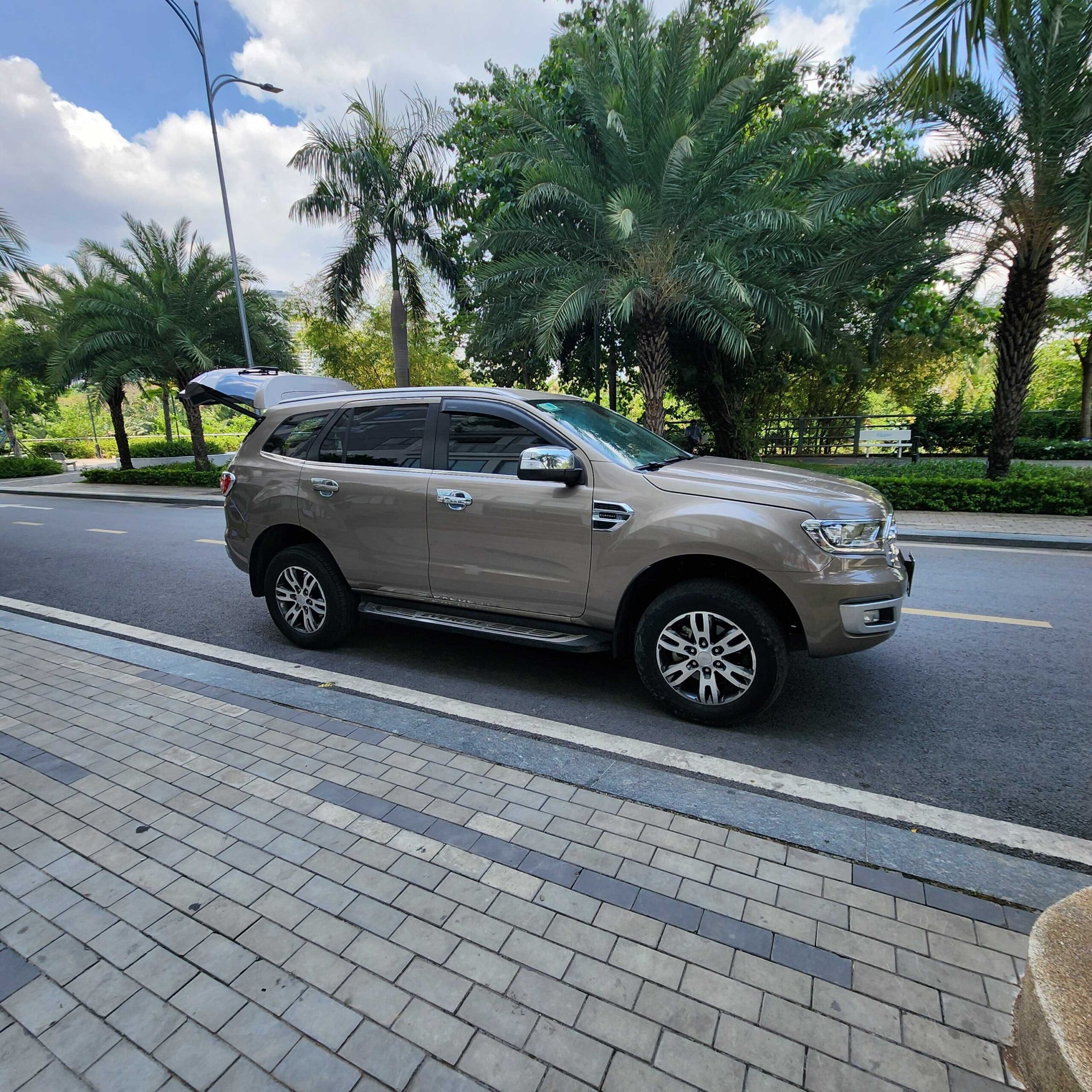 Pre-owned SUV feature via 360 MAGAZINE.