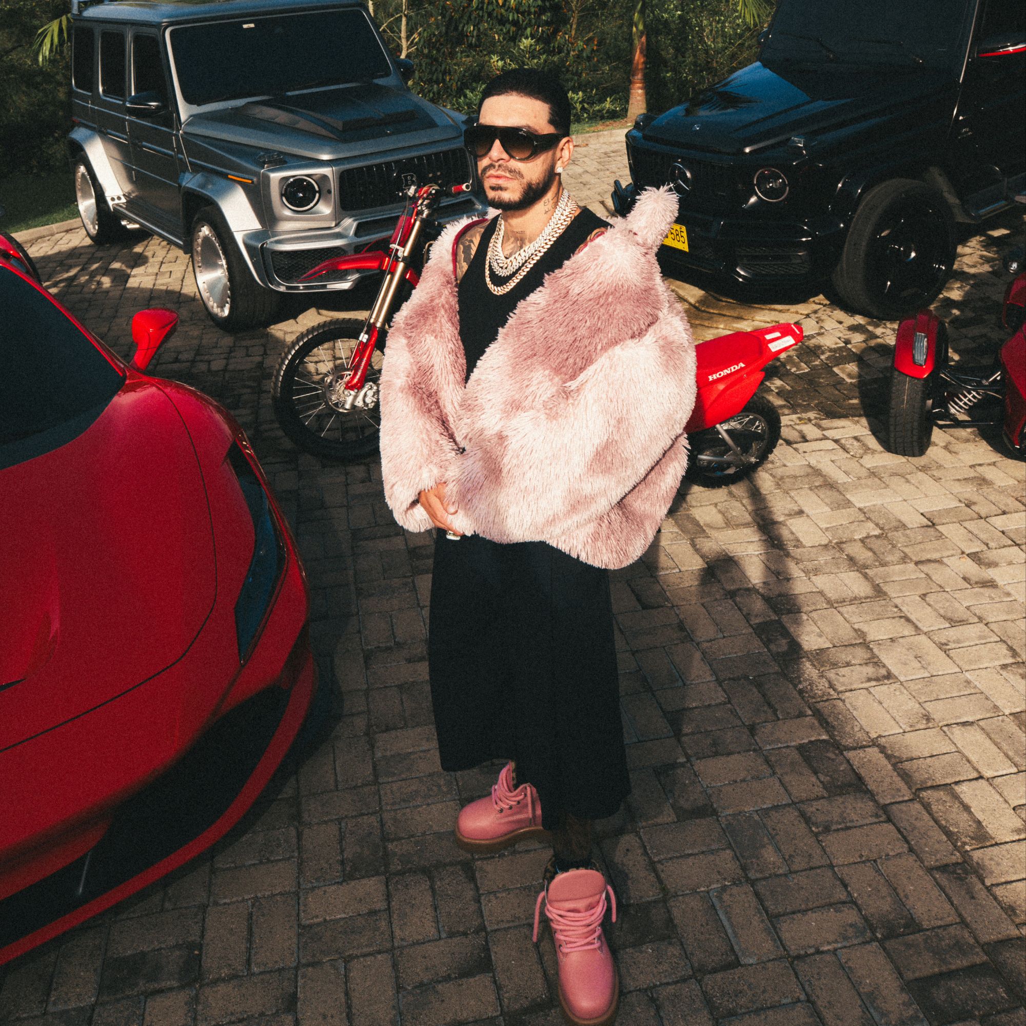 RYAN CASTRO TAPS INTO HIS REGGAETÓN ROOTS WITH NEW SINGLE “LA SAPIÓ” via 360 MAGAZINE.