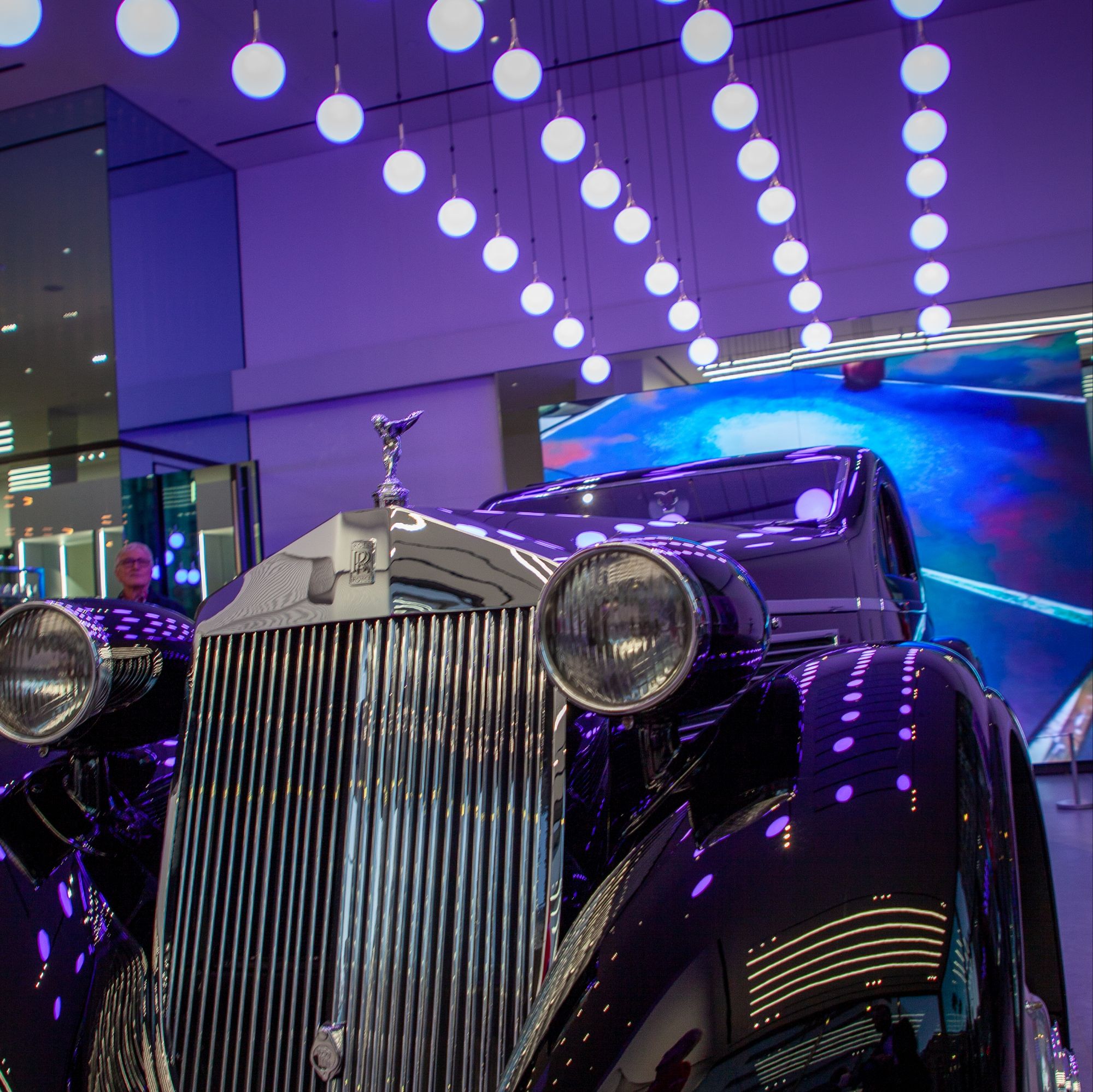 ROLLS-ROYCE MOTOR CARS BEVERLY HILLS OPENS A NEW HOME FOR LUXURY, CULTURE AND COMMISSIONING via 360 MAGAZINE.