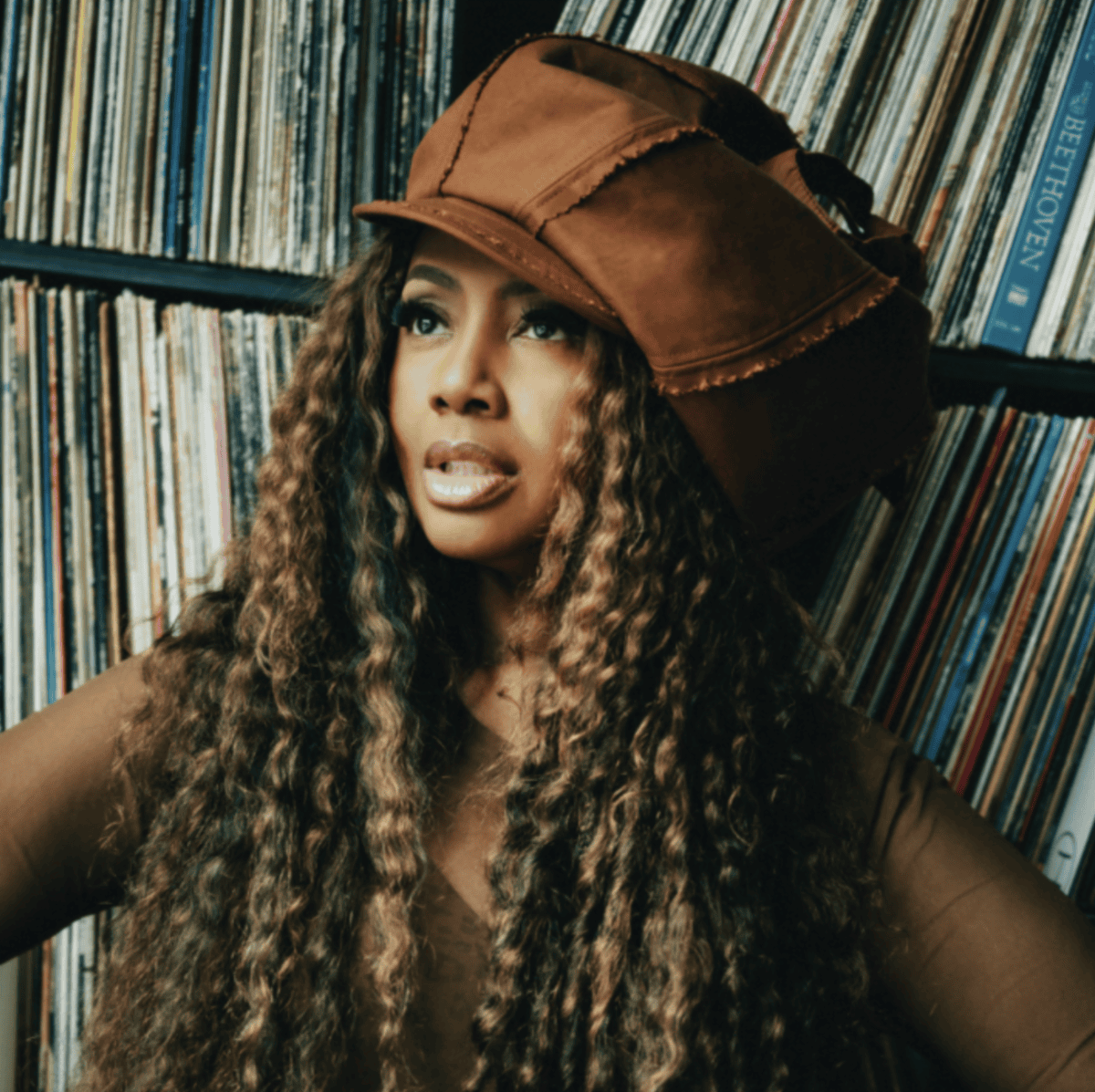 Grammy winner Lalah Hathaway releases new album Made in Chicago via 360 MAGAZINE.